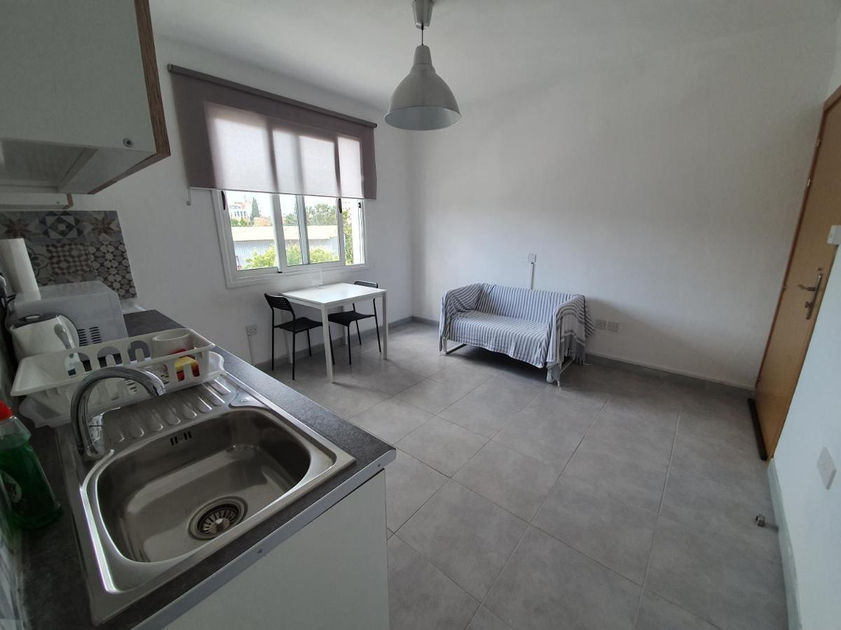 Valentinos Apartments Пафос Экстерьер фото