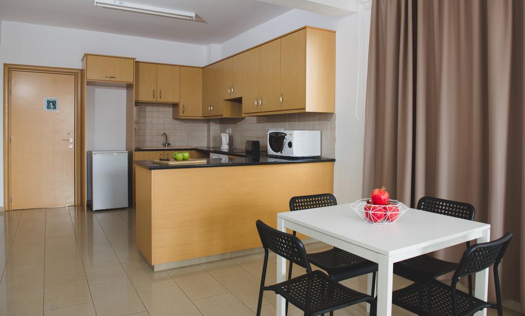 Valentinos Apartments Пафос Экстерьер фото