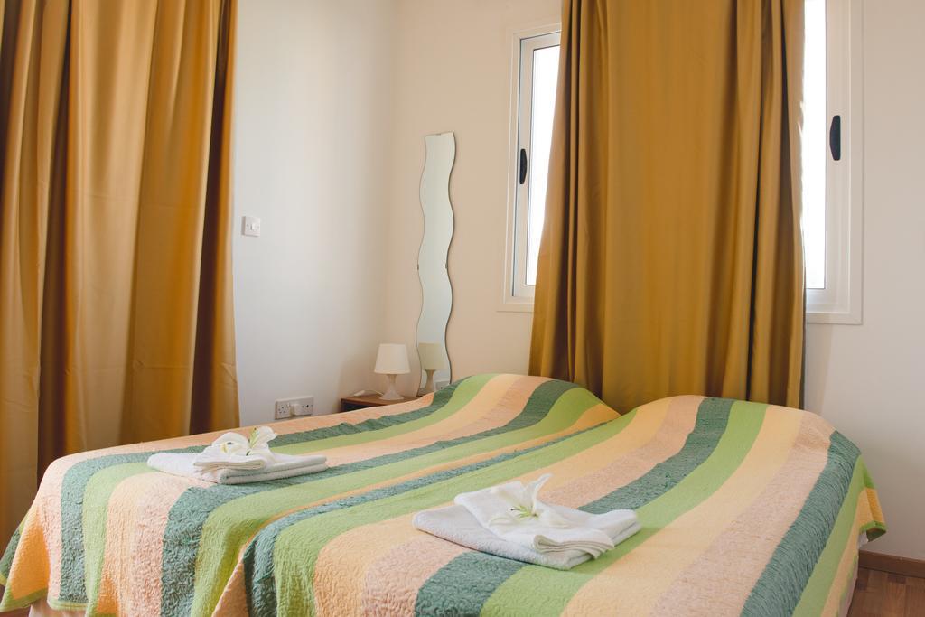 Valentinos Apartments Пафос Экстерьер фото